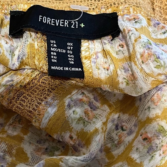 FOREVER 21 Floral Smocked Yellow Crop Top – Size 0X (18 UK) - Picture 2 of 9